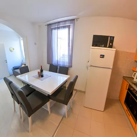 Dado Apartment Makarska